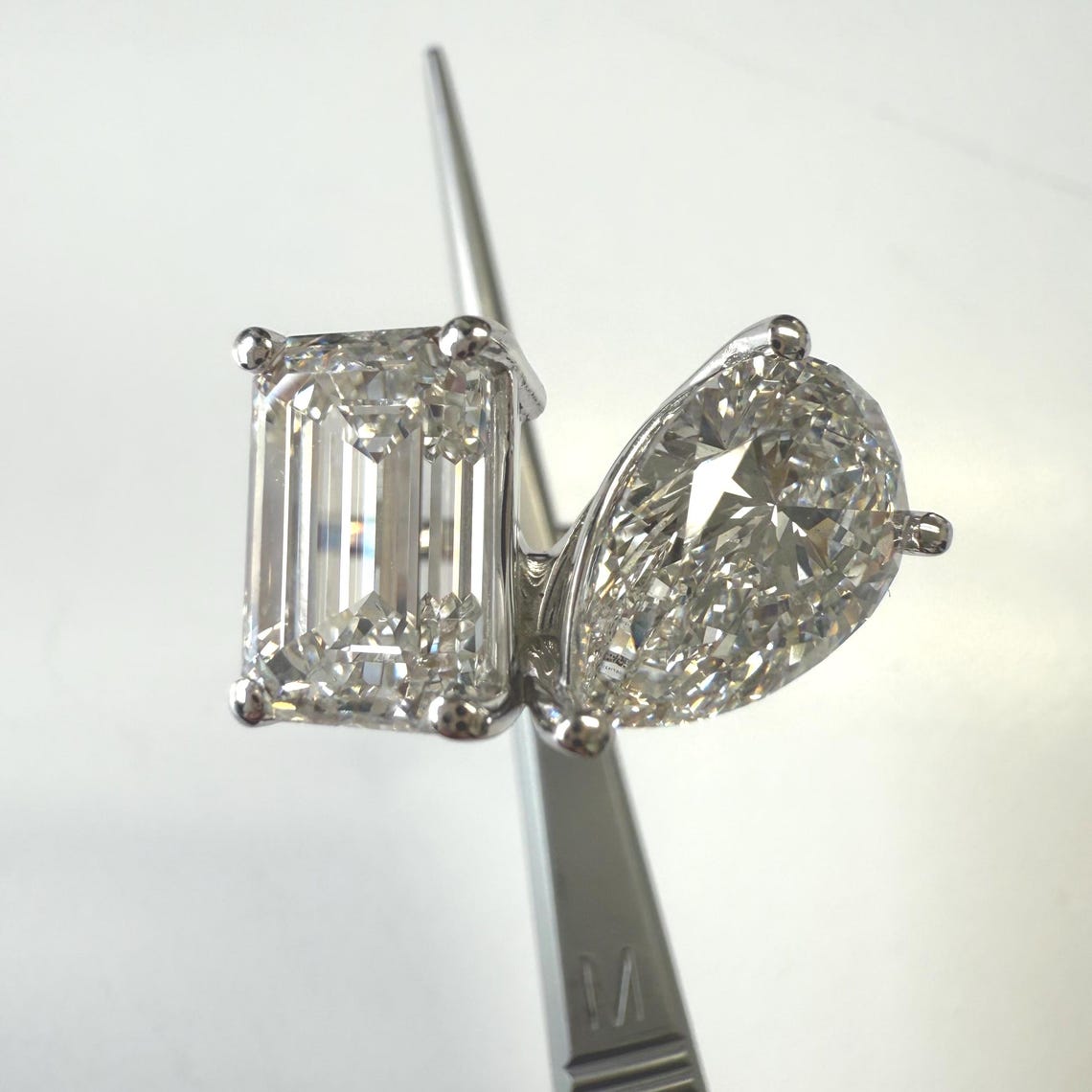 6.50 Ct TW Emerald & Pear Natural Diamond Toi et Moi Ring – Two-Stone Prong Setting